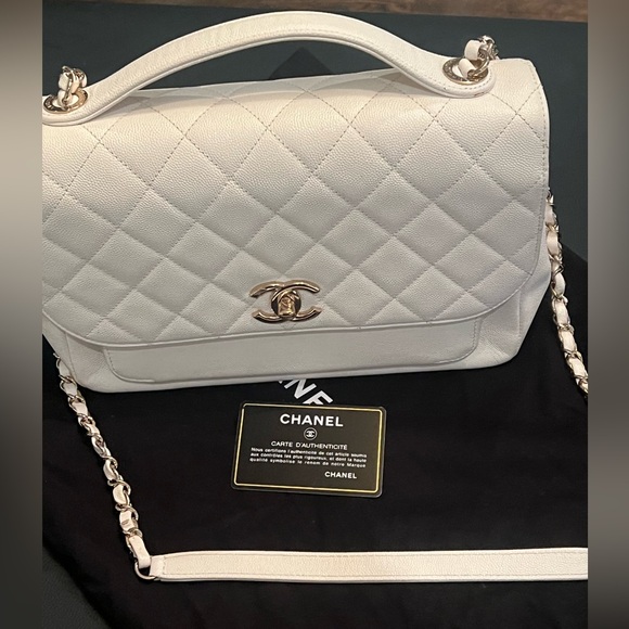 Chanel Flap bag in white caviar leather - Picture 2 of 12